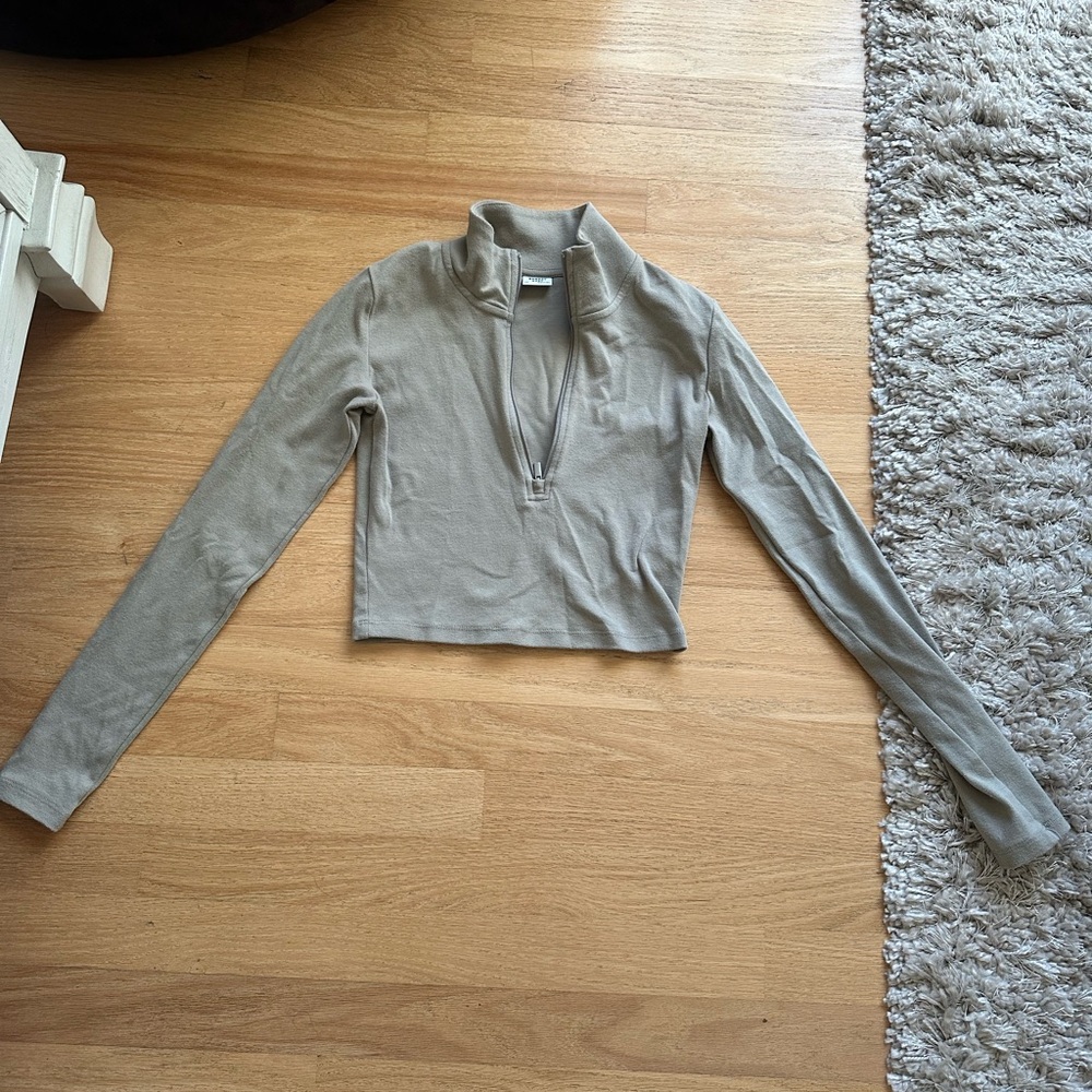 Aritzia Sunday Best cropped quarter zip-up